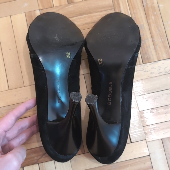 Bcbg size 6.5 B black suede heels with detail front open toe - Picture 7 of 10